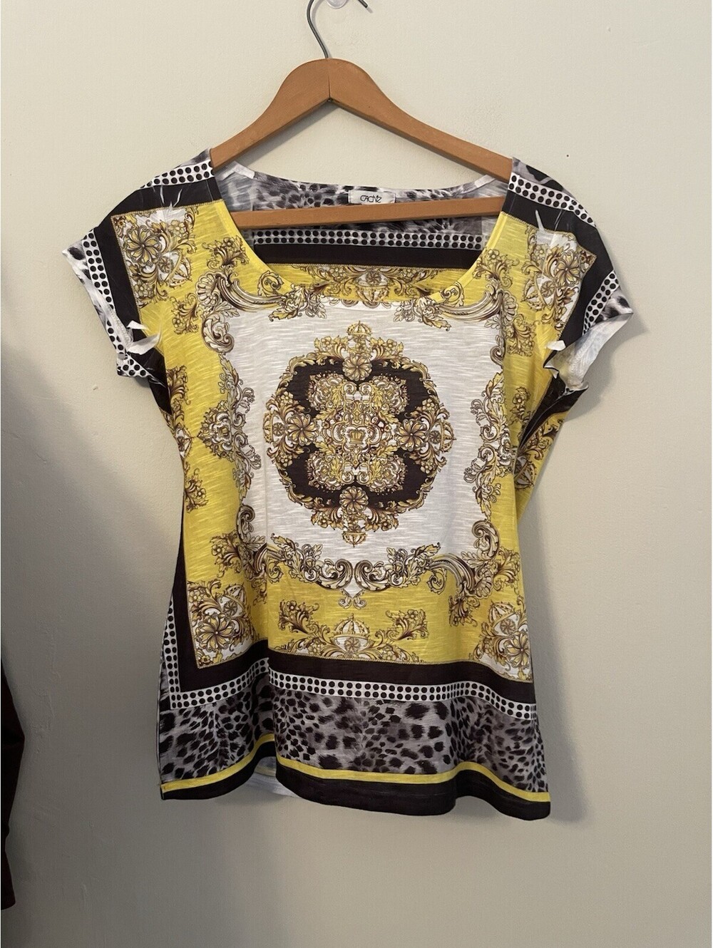 Vintage Y2K Cache Yellow Graphic Scoop Neck Top Short Sleeve T Shirt Medium M